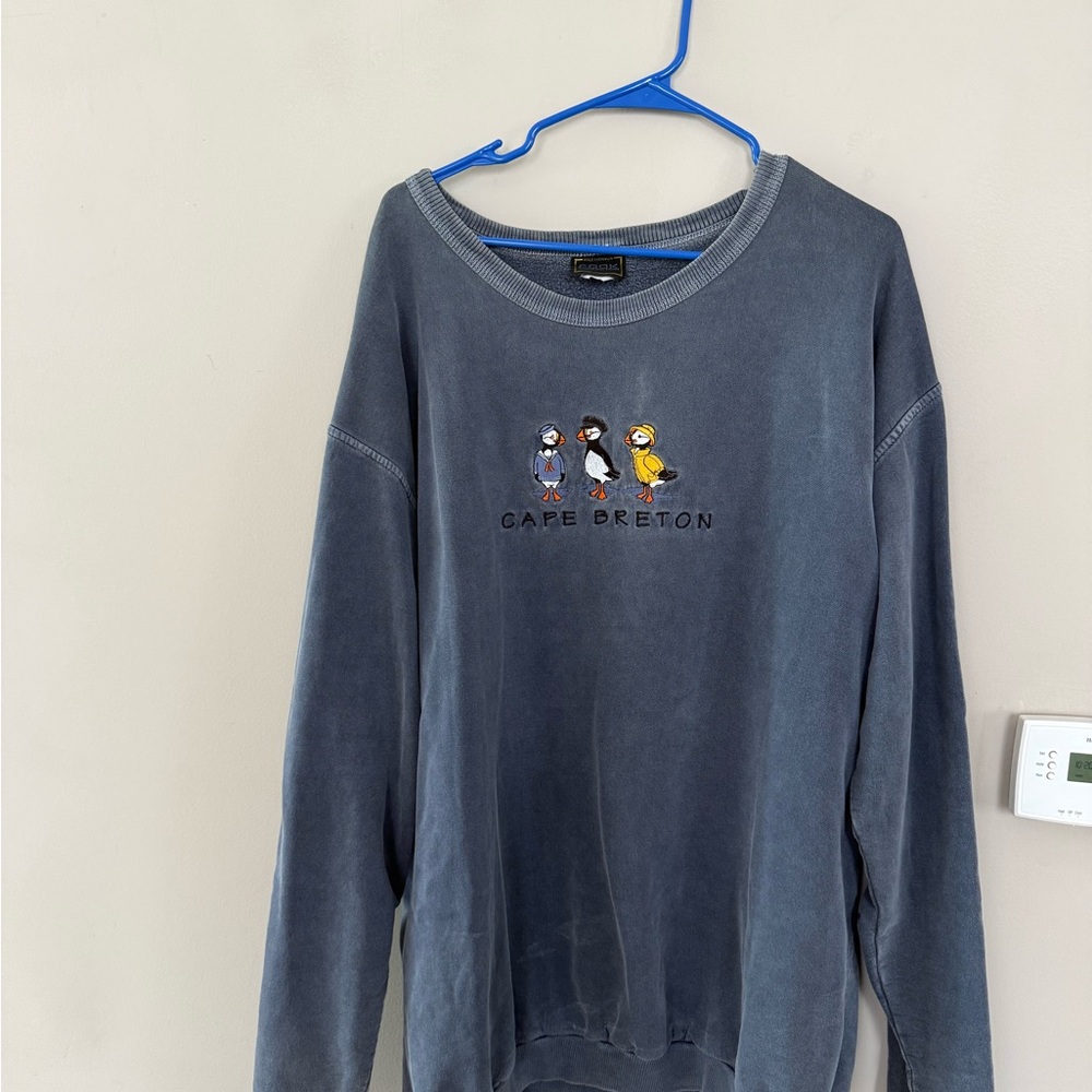Vintage puffin pullover sweatshirt
